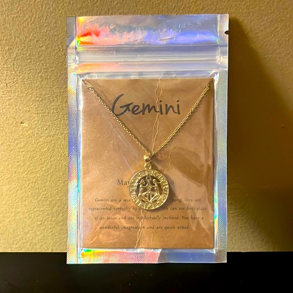 Gemini Zodiac Sign Necklace - Picture 1 of 3